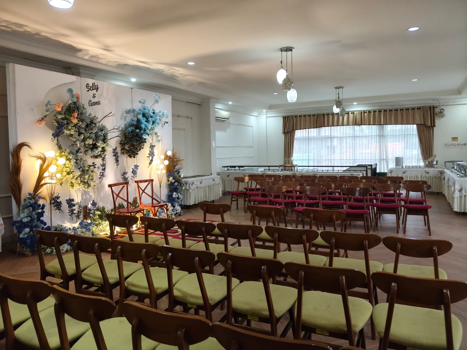 Ruang acara Bale Ayu Jakarta dengan setup theater